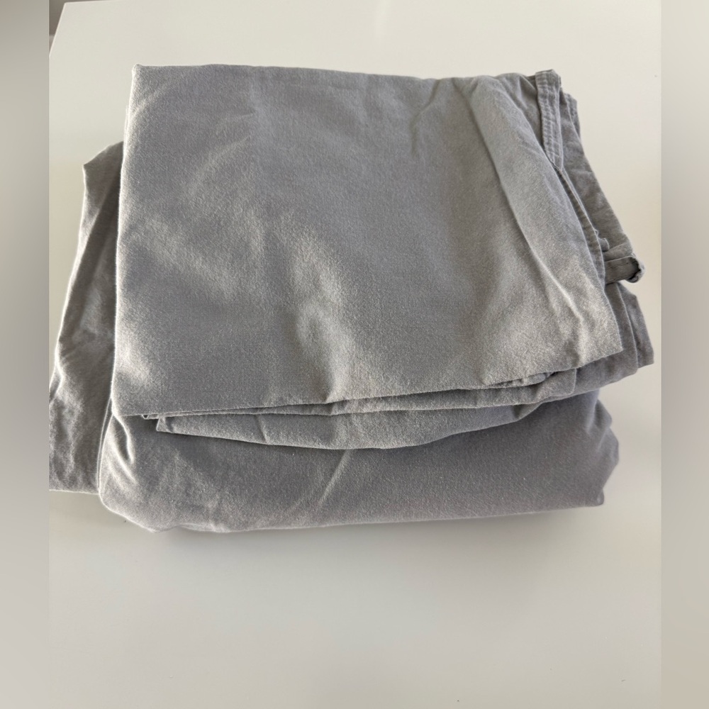 Soft Gray Queen Duvet Cover & 2 Pillowcases